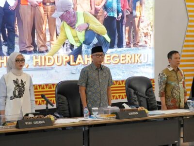 Kiri ke Kanan: Wakil Gubernur Lampung, Jihan Nurlela; Gubernur Lampung, Rahmat Mirzani Djausal; Sekda Lampung, Marindo Kurniawan. (Diskominfo)