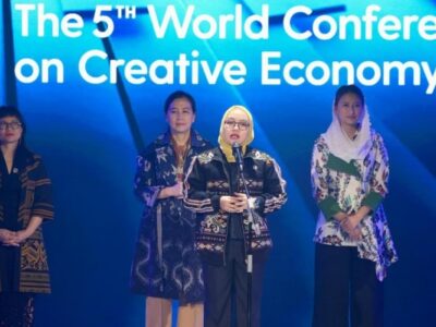 Wamenkop Farida saat acara perhelatan The 5th World Conference on Creative Economy (WCCE) di Jakarta. (Foto: Kemenkop)