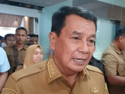 Bupati Tangerang, Maesyal Rasyid, menjawab tentang dana hibah kelola lingkungan. (Foto: RRI/Saadatuddaraen)