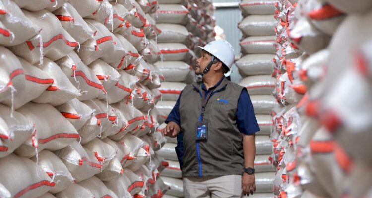 Ilustrasi stok beras milik Bulog Jabar. (Foto: Dok. Bulog Jabar)