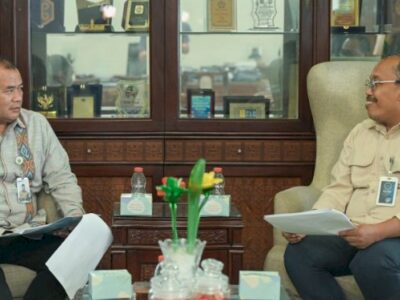 Pj Sekdaprov Sumut Timur Tumanggor menerima kunjungan Kepala KPPG Medan Donal Simanjuntak /rmolsumut.id