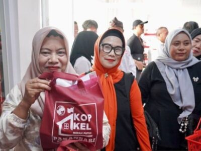 Masyarakat berbelanja di Koperasi Merah Putih di Kabupaten Bogor/Humas Pemkab Bogor